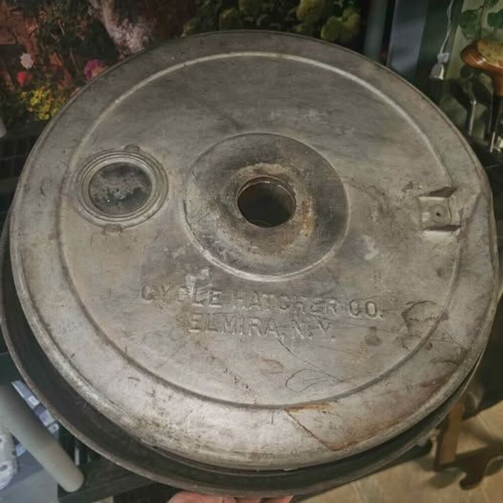 Antique 1904 Cycle Hatcher Co. Kerosene Brooder